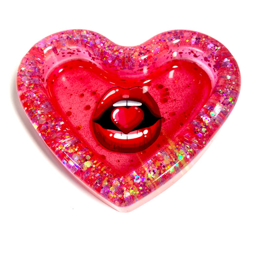 ier pop art carré rose paillettes bouche kiss