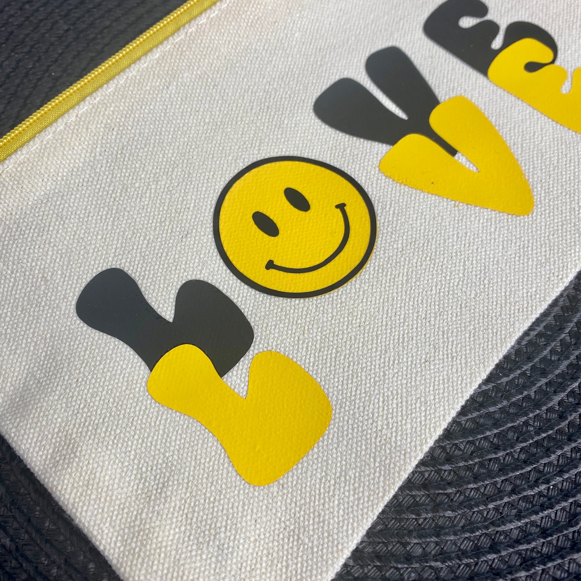 trousse pochette happy face smiley jaune love